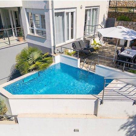 Apartment Sasso Bianco With The Private Pool 니바이스 외부 사진