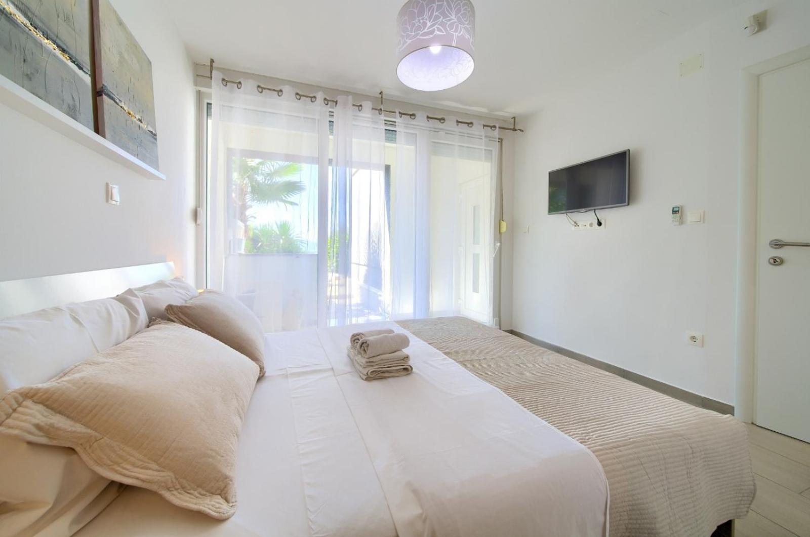 Apartment Sasso Bianco With The Private Pool 니바이스 외부 사진