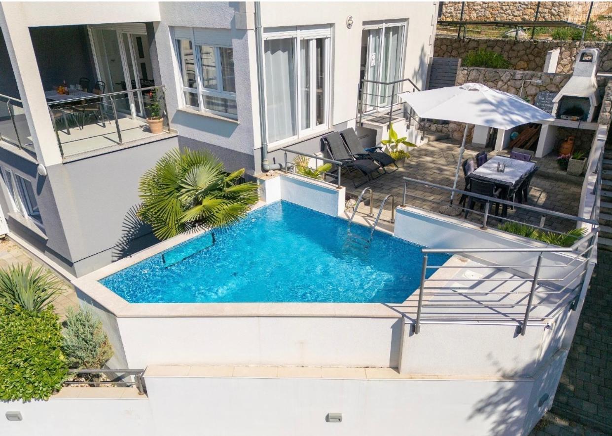 Apartment Sasso Bianco With The Private Pool 니바이스 외부 사진